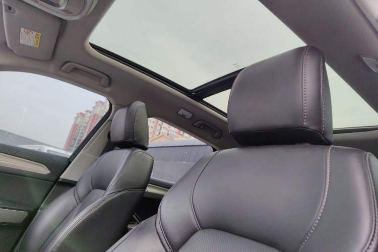 Used Zotye Domy X7 2018 2.0T Automatic Luxury Version Headliner