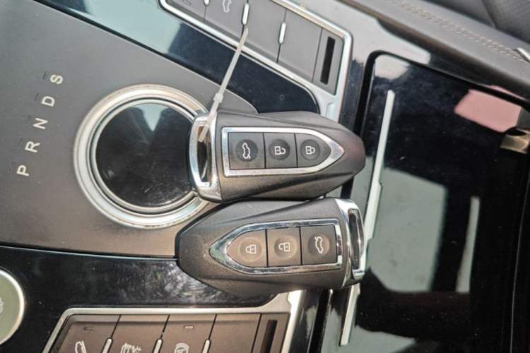 Used Zotye Domy X7 2018 2.0T Automatic Luxury Version Interior 1
