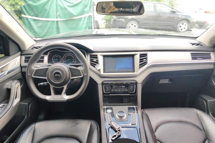 Used Zotye Domy X7 2018 2.0T Automatic Luxury Version Interior 2