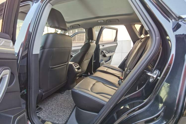 Used Zotye Domy X7 2018 2.0T Automatic Prestige Edition Interior 3