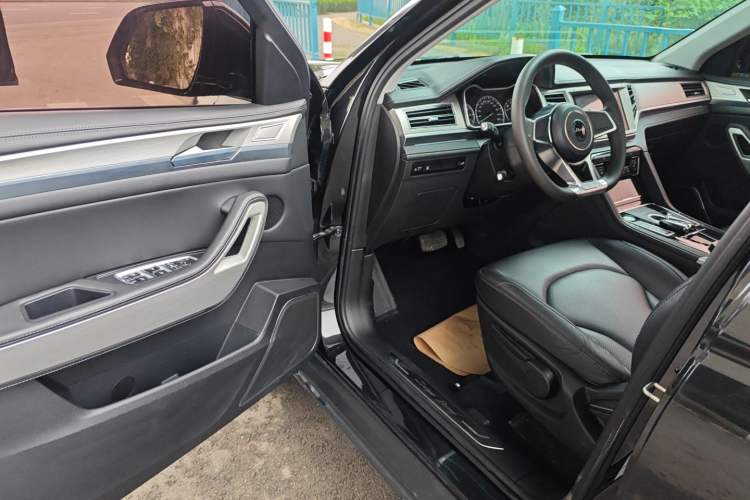 Used Zotye Domy X7 2018 2.0T Automatic Luxury Version Interior 3