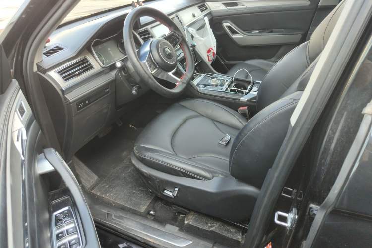 Used Zotye Domy X7 2018 2.0T Automatic Prestige Edition Interior 3
