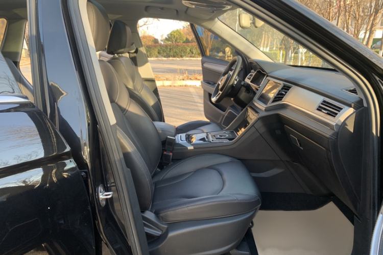 Used Zotye Domy X7 2018 2.0T Automatic Luxury Version Interior 4