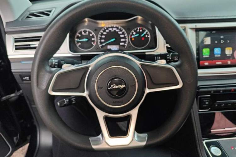 Used Zotye Domy X7 2018 2.0T Automatic Luxury Version Interior 5
