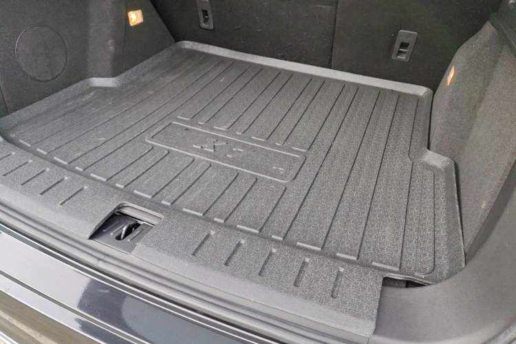 Used Zotye Domy X7 2018 2.0T Automatic Luxury Version Interior 5