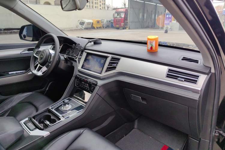 Used Zotye Domy X7 2018 2.0T Automatic Luxury Version Interior 6