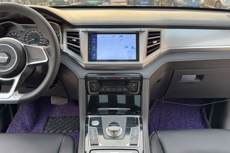 Used Zotye Domy X7 2018 2.0T Automatic Luxury Version Interior 6