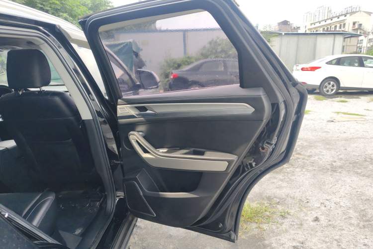 Used Zotye Domy X7 2018 2.0T Automatic Luxury Version Interior 6