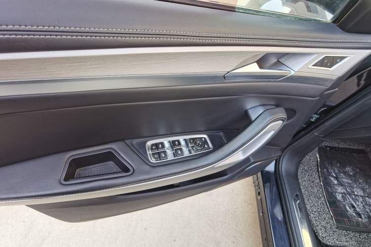 Used Zotye Domy X7 2018 2.0T Automatic Prestige Edition Interior 7