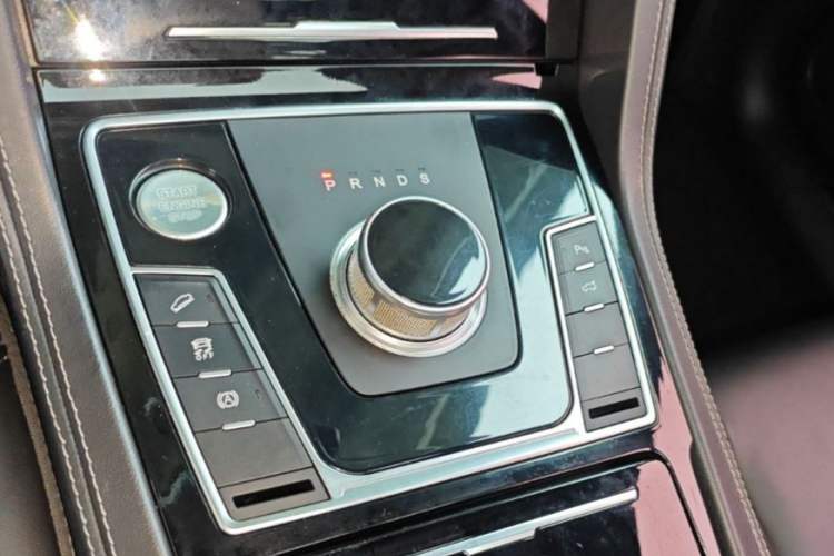 Used Zotye Domy X7 2018 2.0T Automatic Luxury Version Interior 8