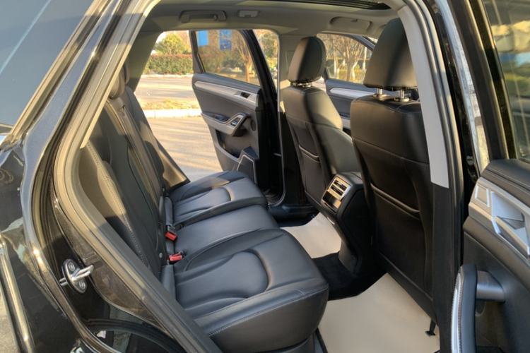 Used Zotye Domy X7 2018 2.0T Automatic Luxury Version Interior 8