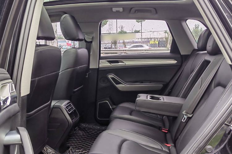 Used Zotye Domy X7 2018 2.0T Automatic Luxury Version Interior 9