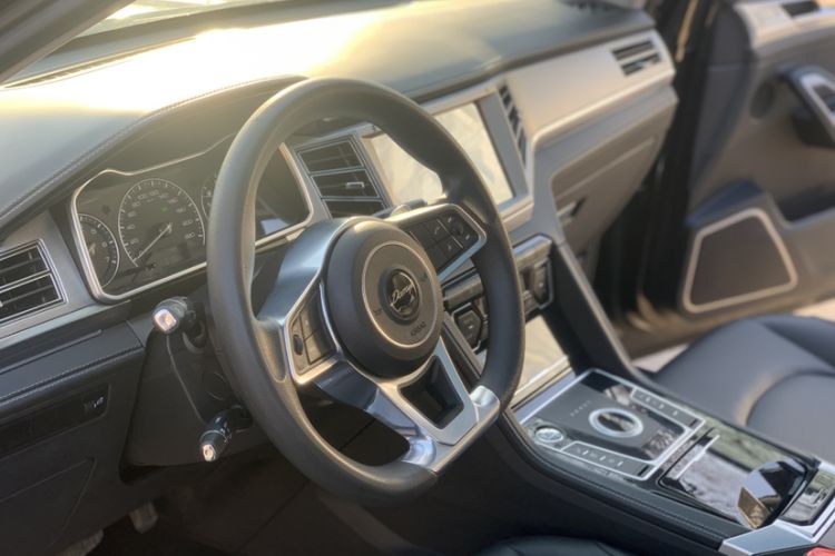 Used Zotye Domy X7 2018 2.0T Automatic Luxury Version Interior 9