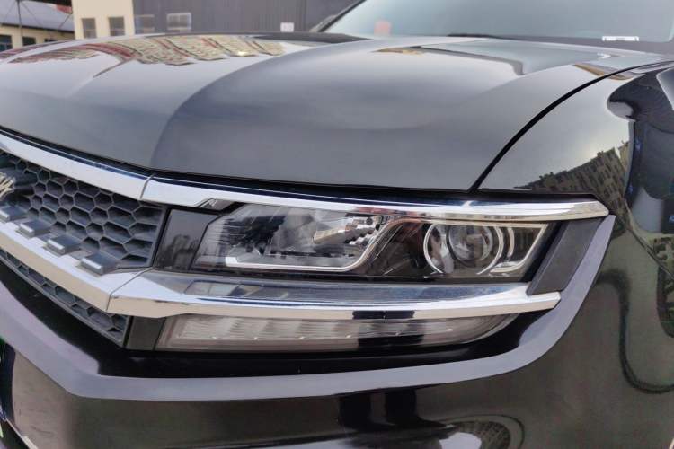 Used Zotye Domy X7 2018 2.0T Automatic Luxury Version Left Front Headlight