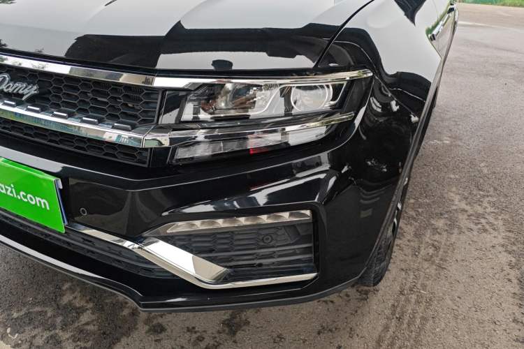 Used Zotye Domy X7 2018 2.0T Automatic Luxury Version Left Front Headlight