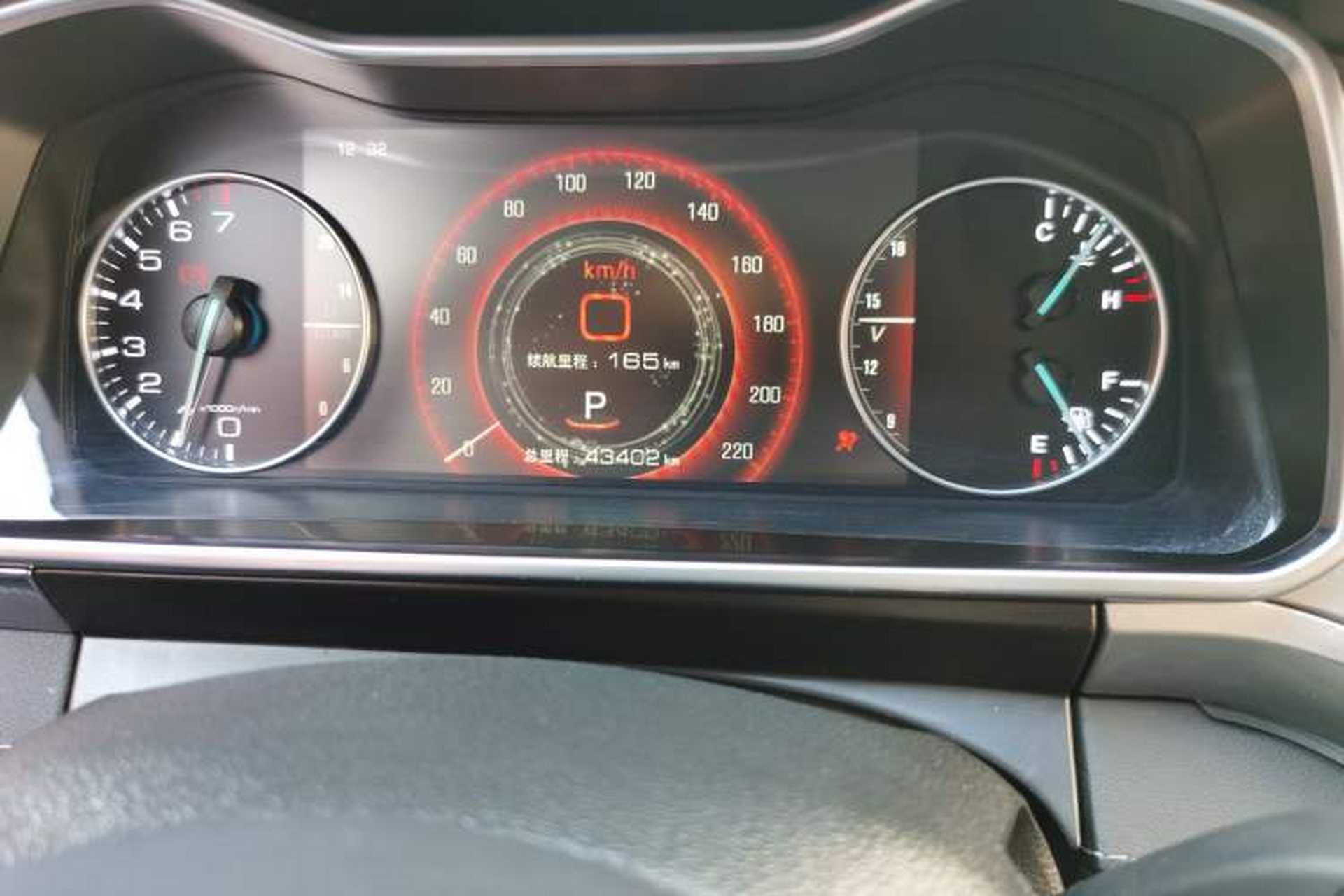 Used Zotye Domy X7 2018 2.0T Automatic Prestige Edition Odometer Close Up
