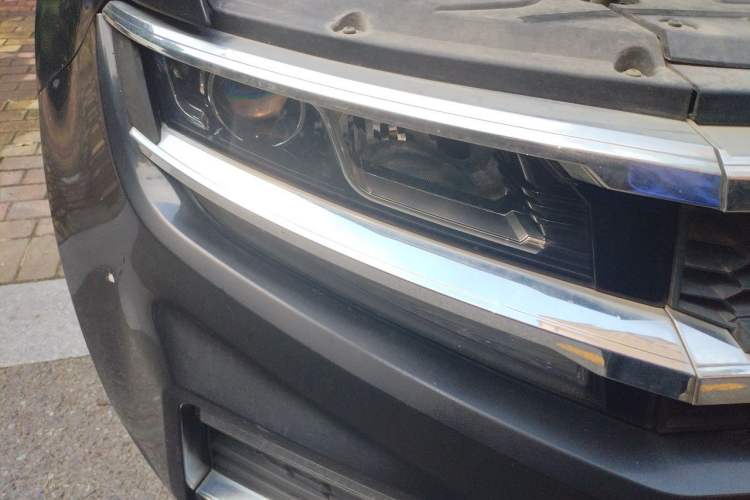 Used Zotye Domy X7 2018 2.0T Automatic Luxury Version Right Front Headlight