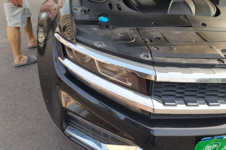 Used Zotye Domy X7 2018 2.0T Automatic Luxury Version Right Front Headlight
