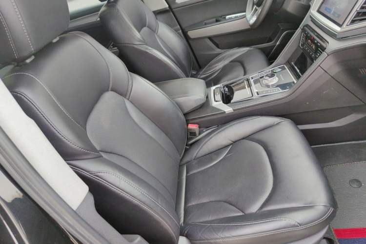 Used Zotye Domy X7 2018 2.0T Automatic Luxury Version Right Front Seat