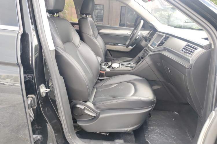 Used Zotye Domy X7 2018 2.0T Automatic Luxury Version Right Front Seat