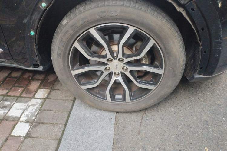 Used Zotye Domy X7 2018 2.0T Automatic Luxury Version Right Front Wheel Hub