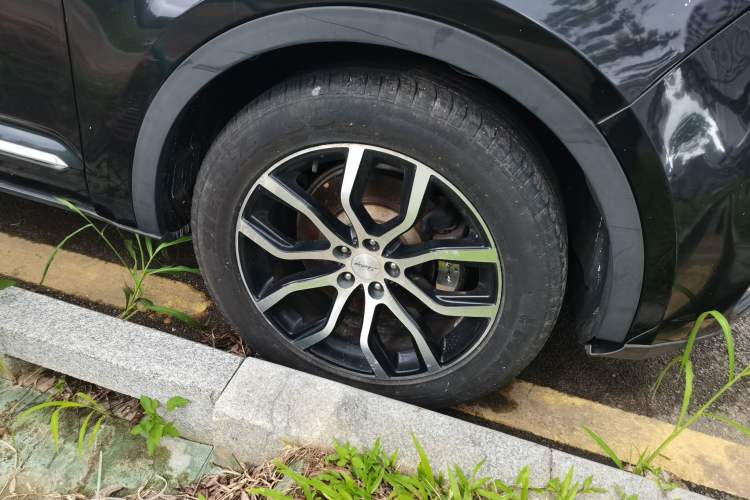Used Zotye Domy X7 2018 2.0T Automatic Prestige Edition Right Front Wheel Hub