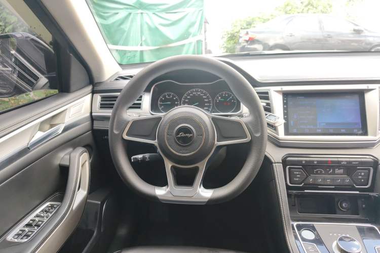 Used Zotye Domy X7 2018 2.0T Automatic Luxury Version Steering Wheel