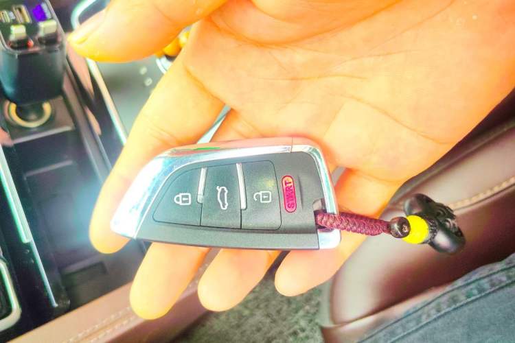 Used Zotye Domy X7 2018 2.0T Automatic Luxury Version Vehicle Key