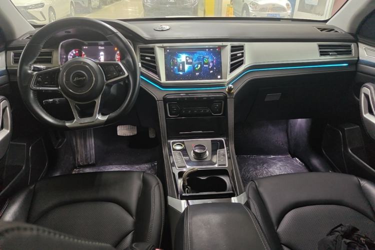Used Zotye Domy X7 2018 2.0T Automatic Prestige Edition Center Console