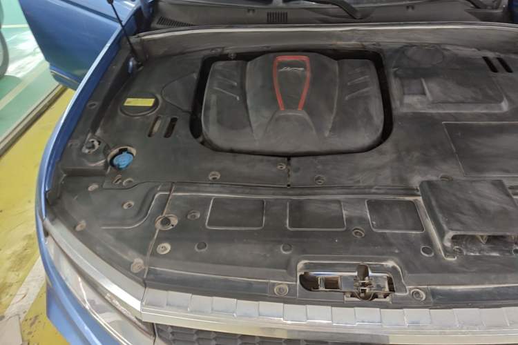 Used Zotye Domy X7 2018 2.0T Automatic Prestige Edition Engine Bay Right