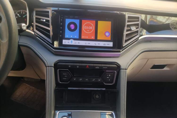 Used Zotye Domy X7 2018 2.0T Automatic Luxury Version Audio And AC Panel