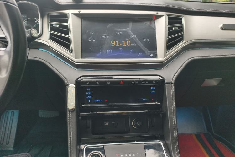 Used Zotye Domy X7 2018 2.0T Automatic Supreme Edition Audio And AC Panel