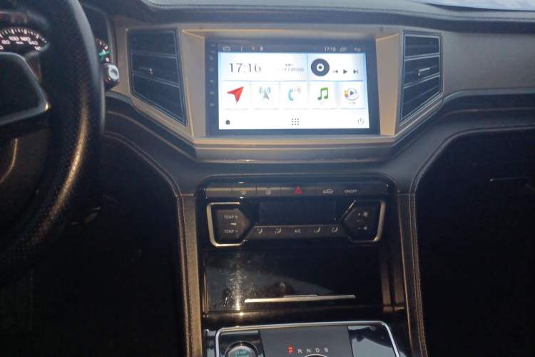 Used Zotye Domy X7 2018 2.0T Automatic Luxury Version Audio And AC Panel