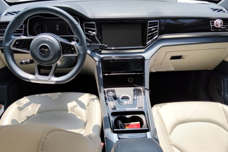 Used Zotye Domy X7 2018 2.0T Automatic Supreme Edition Center Console