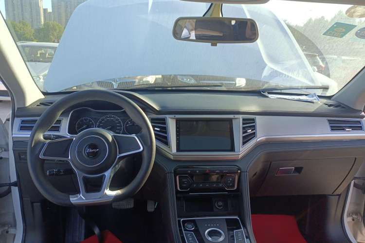 Used Zotye Domy X7 2018 2.0T Automatic Luxury Version Center Console