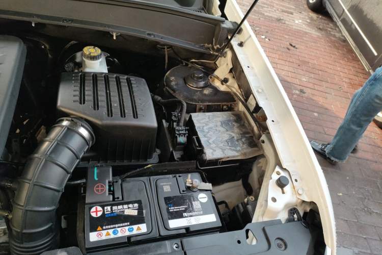 Used Zotye Domy X7 2018 2.0T Automatic Supreme Edition Engine Bay Left