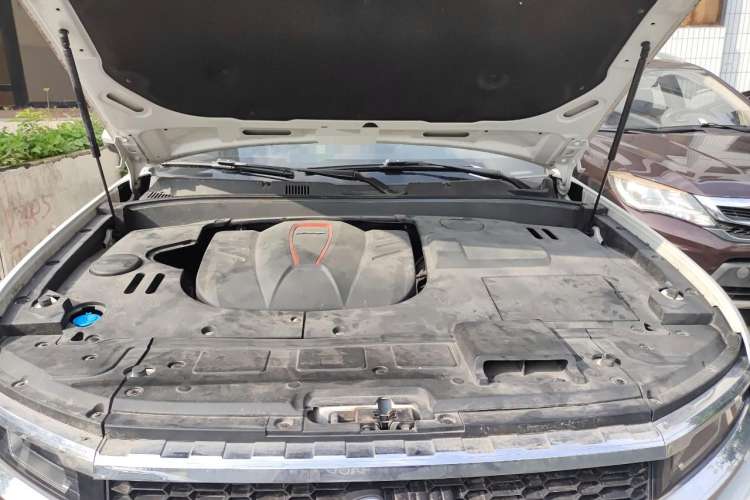 Used Zotye Domy X7 2018 2.0T Automatic Prestige Edition Engine Bay