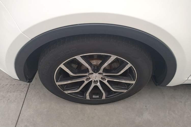 Used Zotye Domy X7 2018 2.0T Automatic Prestige Edition Exterior 4