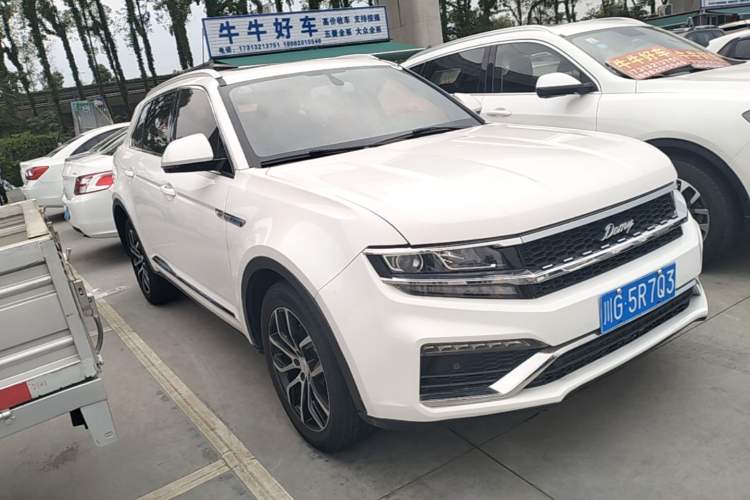 Used Zotye Domy X7 2018 2.0T Automatic Prestige Edition Front Right 45 Deg