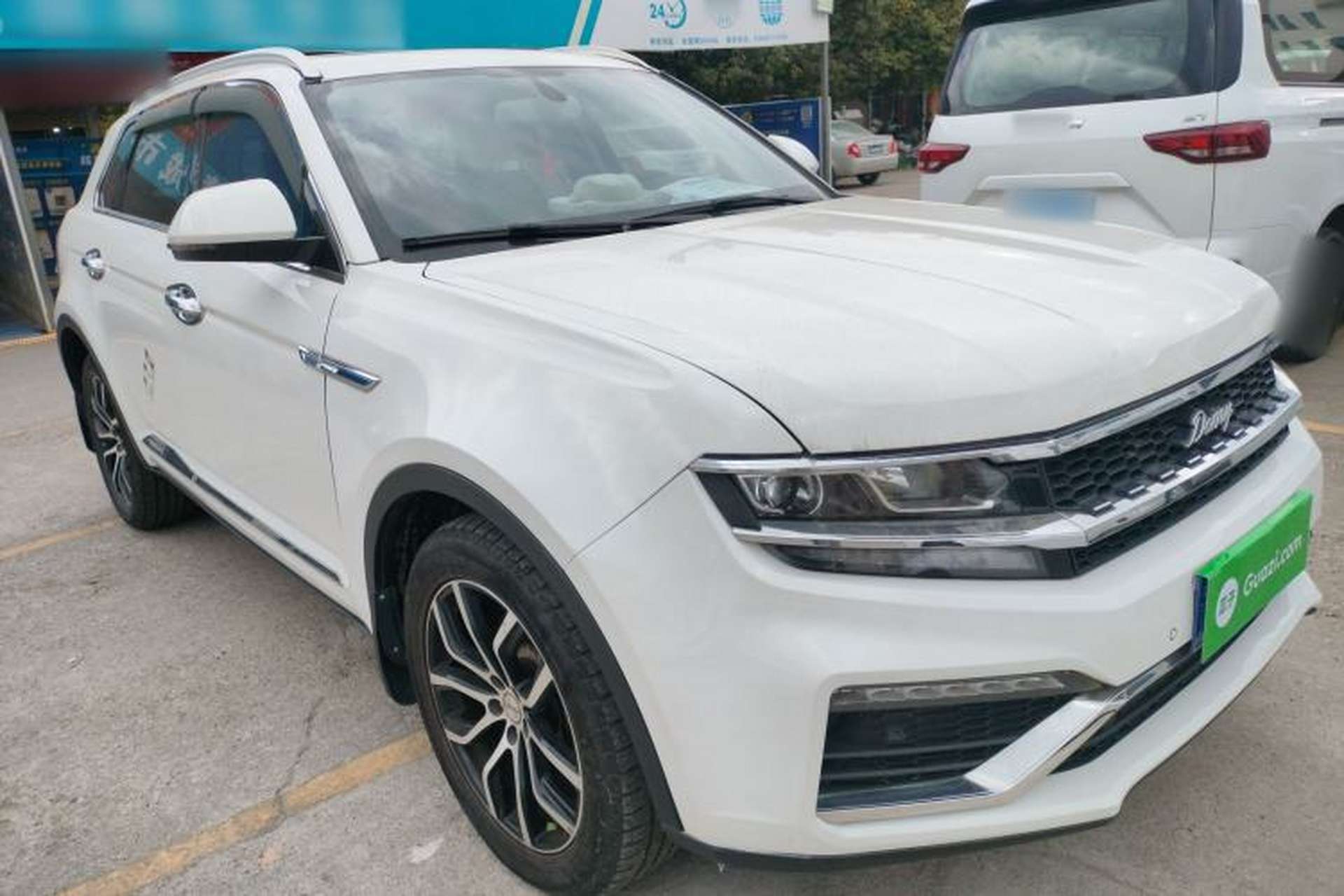 Used Zotye Domy X7 2018 2.0T Automatic Prestige Edition Front Right 45 Deg