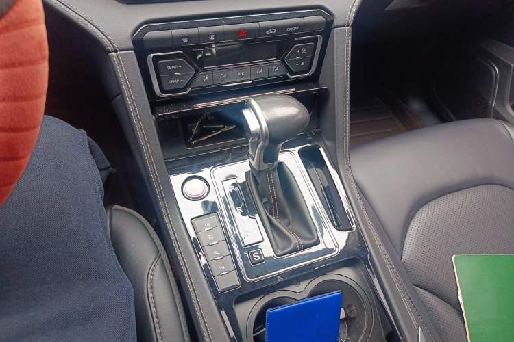 Used Zotye Domy X7 2018 Upward Edition 1.8T DCT Glory Version Gear Lever