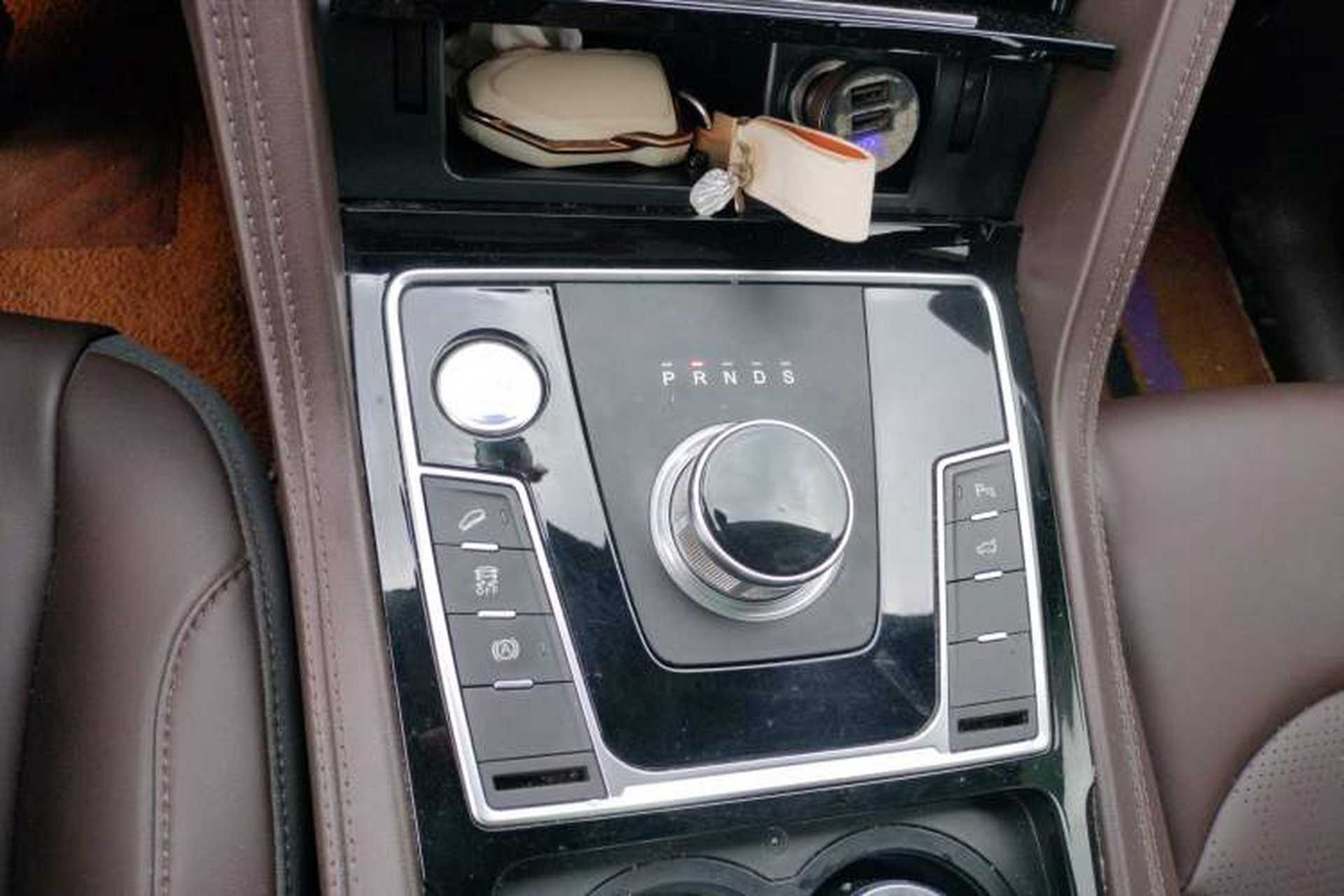 Used Zotye Domy X7 2018 2.0T Automatic Prestige Edition Gear Lever