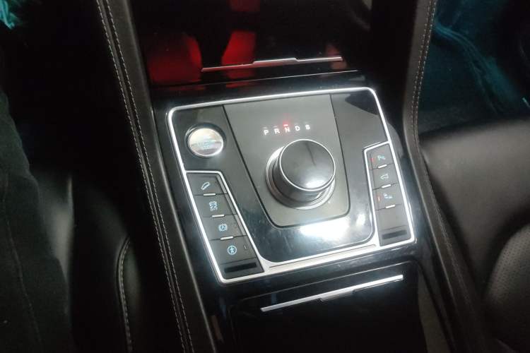 Used Zotye Domy X7 2018 2.0T Automatic Supreme Edition Gear Lever