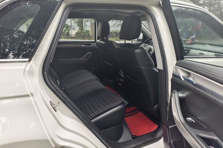 Used Zotye Domy X7 2018 2.0T Automatic Supreme Edition Interior 4