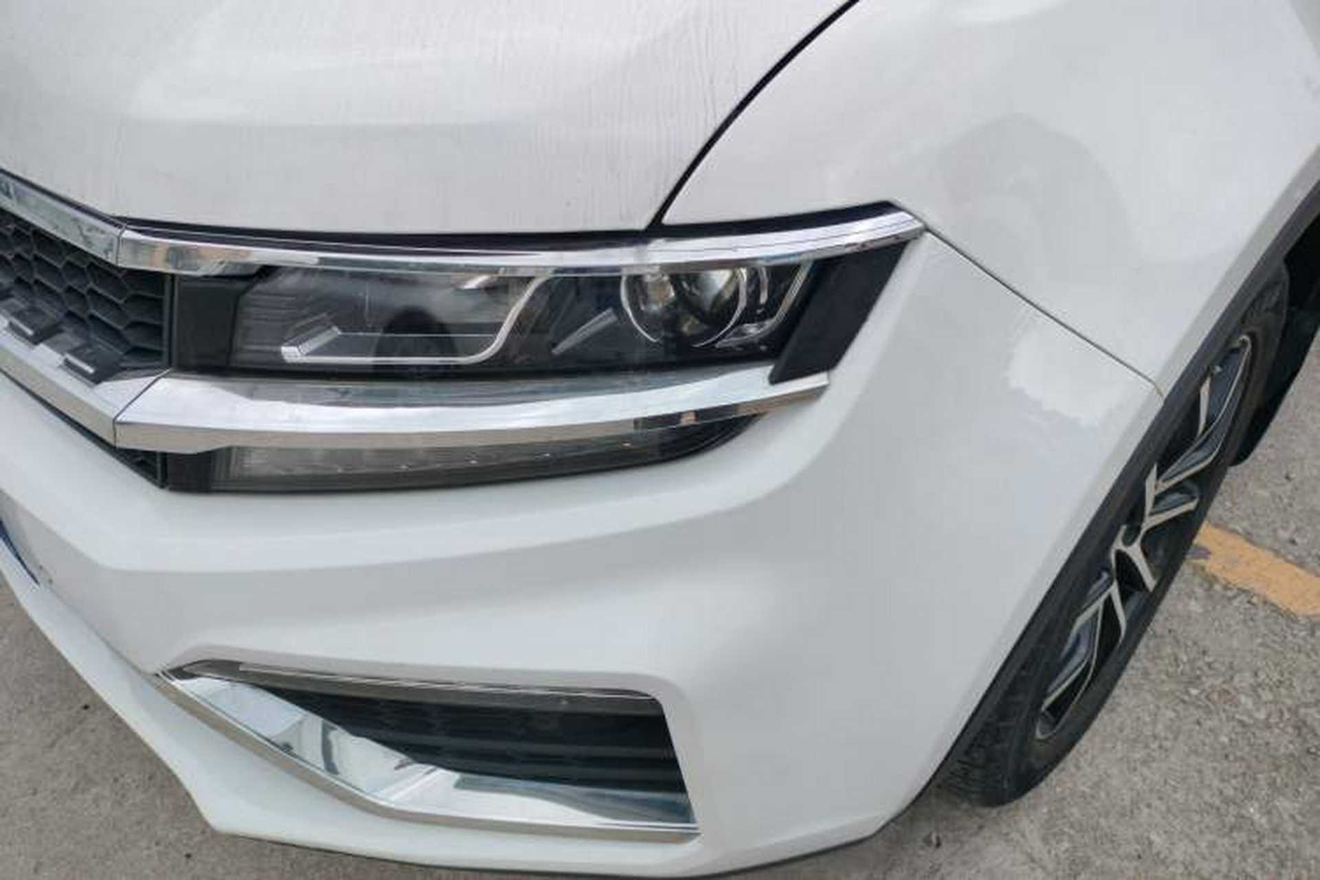 Used Zotye Domy X7 2018 2.0T Automatic Prestige Edition Left Front Headlight