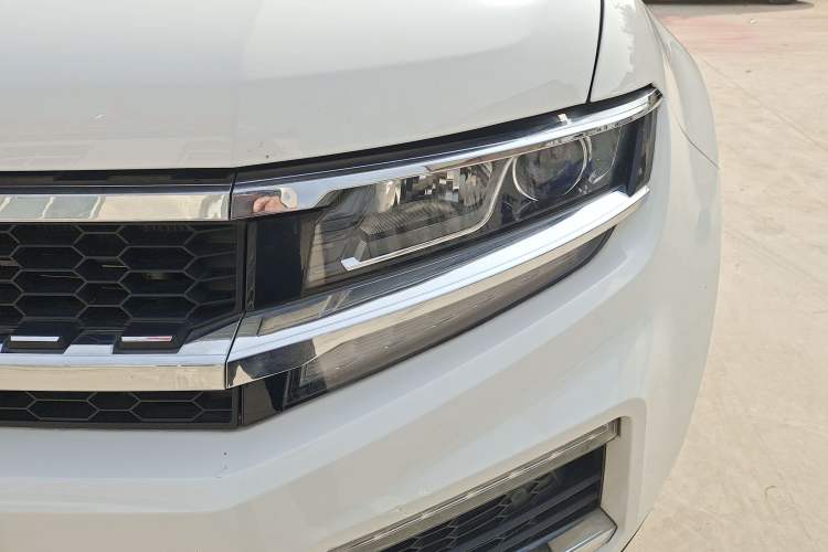 Used Zotye Domy X7 2018 2.0T Automatic Prestige Edition Left Front Headlight