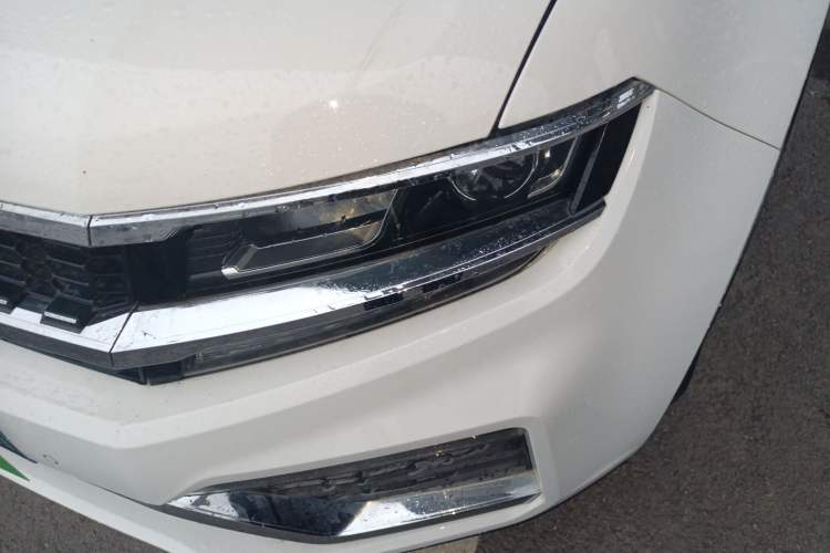 Used Zotye Domy X7 2018 2.0T Automatic Luxury Version Left Front Headlight