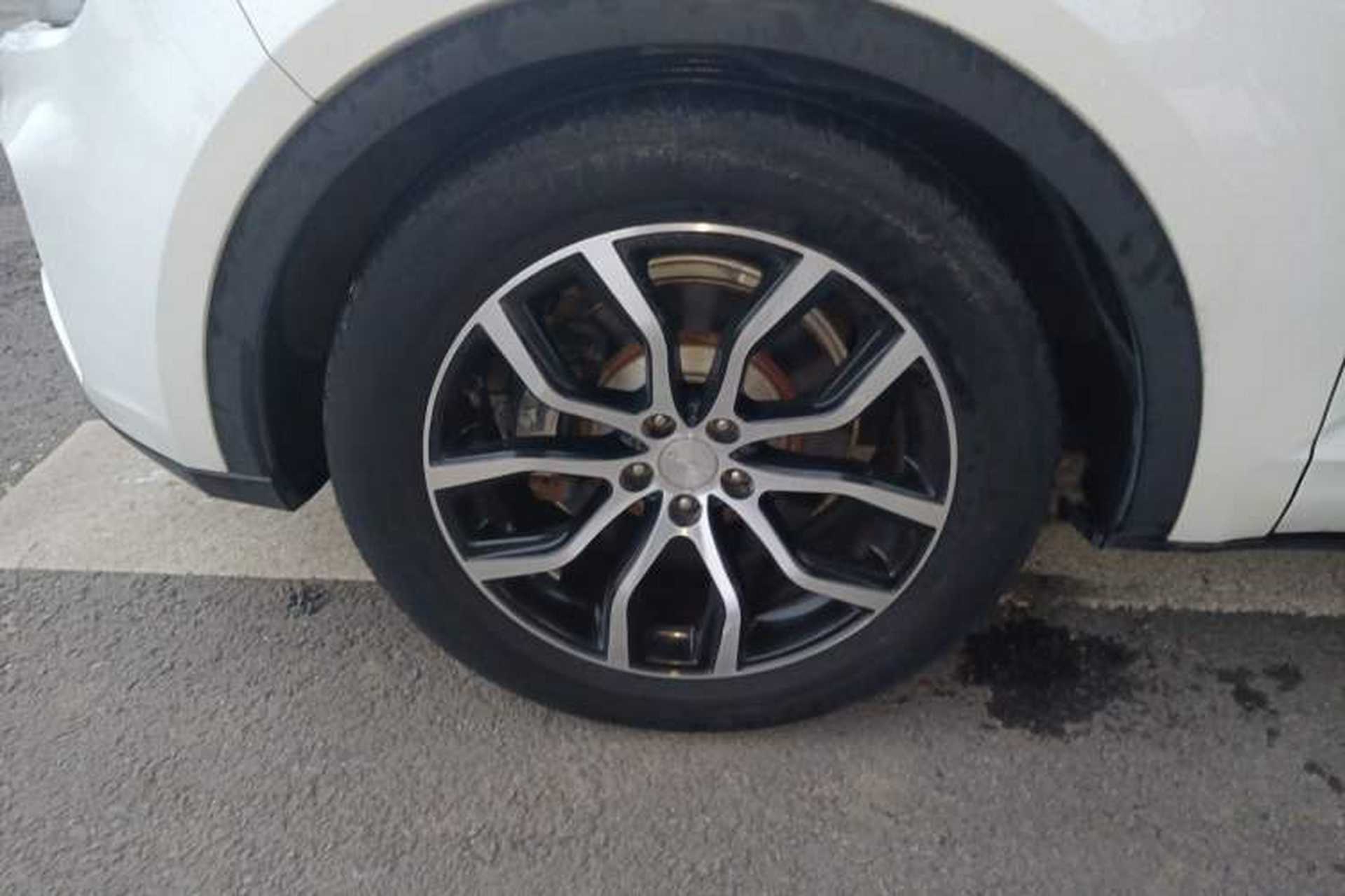 Used Zotye Domy X7 2018 2.0T Automatic Luxury Version Left Front Wheel Hub