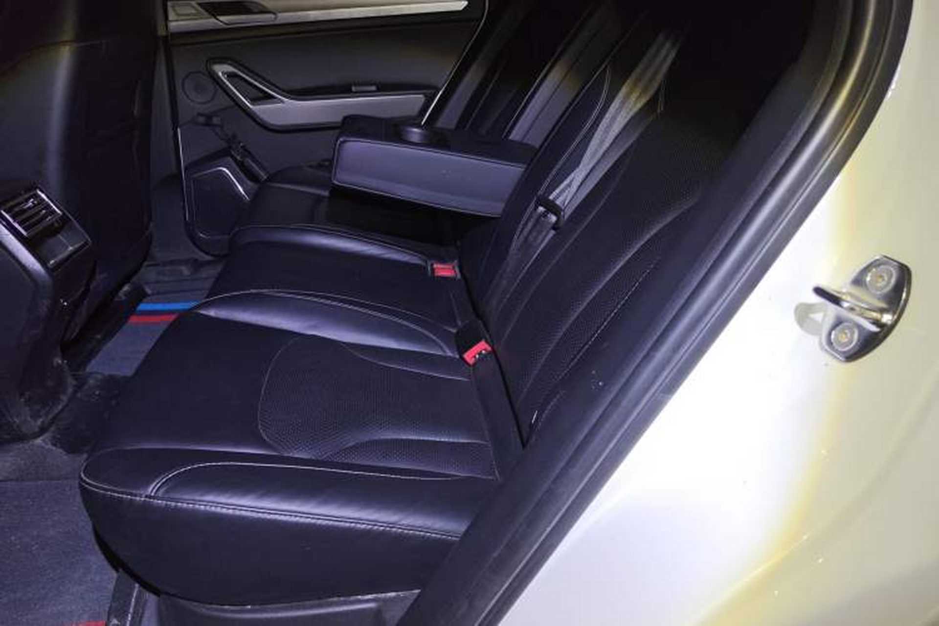 Used Zotye Domy X7 2018 2.0T Automatic Luxury Version Left Rear Seat