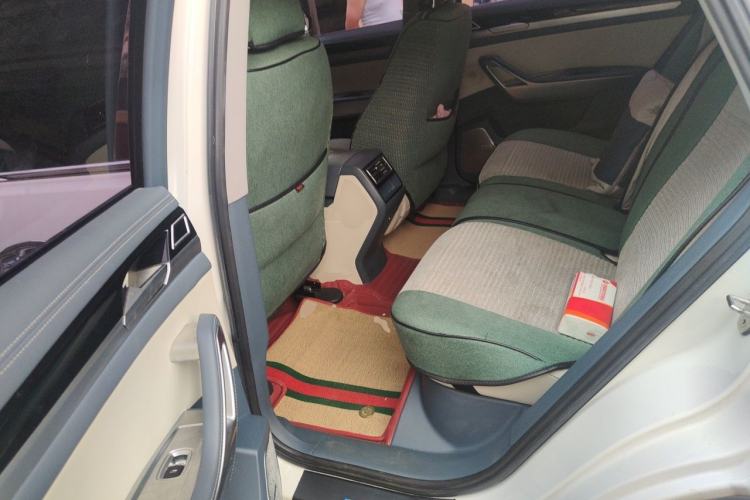 Used Zotye Domy X7 2018 2.0T Automatic Supreme Edition Left Rear Seat
